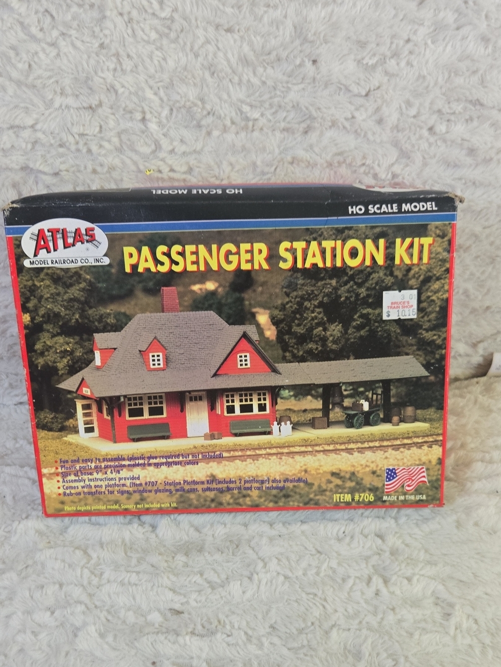 Atlas Red Passenger Station Kit - HO Scale Model